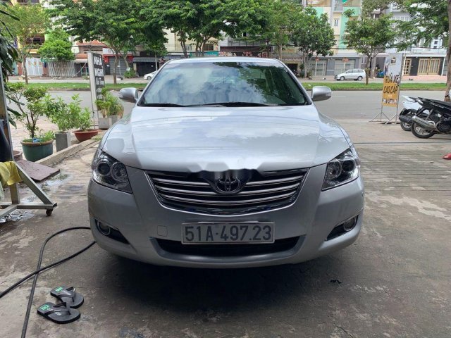 Cần bán lại xe Toyota Camry năm sản xuất 2008, màu bạc còn mới 