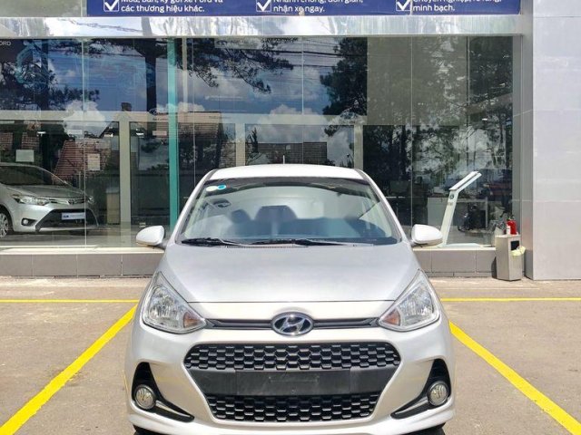 Bán Hyundai Grand i10 đời 2017, màu bạc, xe nhập còn mới, giá chỉ 298 triệu0