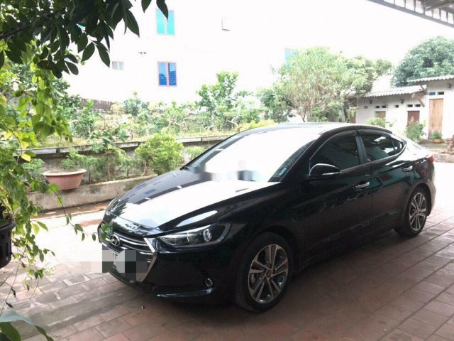 Xe Hyundai Elantra 2.0AT năm 2018, màu đen còn mới, giá tốt0