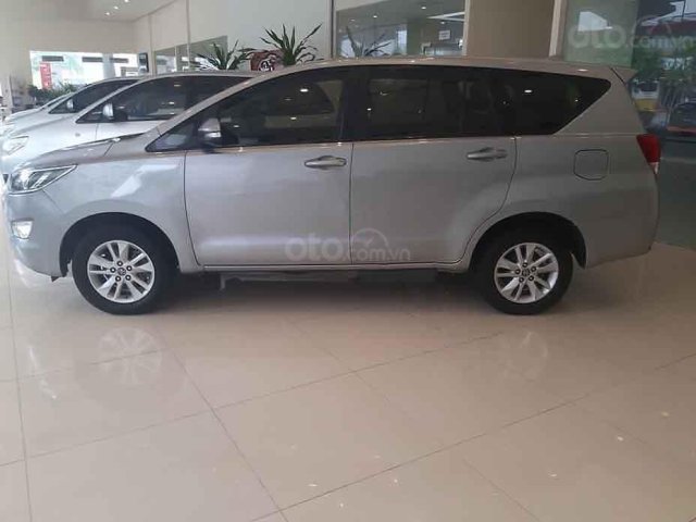 Bán Toyota Innova năm sản xuất 2016, màu bạc, số sàn  0