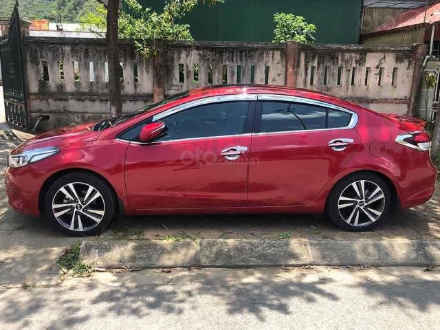 Cần bán Kia Cerato đời 2018, màu đỏ, bản full đồ0