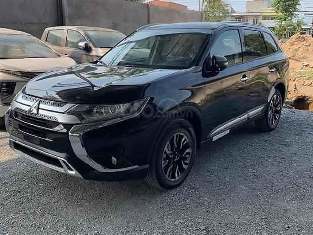 Bán xe Mitsubishi Outlander 2.0 CVT sản xuất 2020, mới 100%