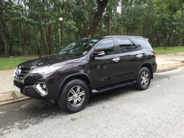 Bán Toyota Fortuner năm sản xuất 2017, màu đen còn mới