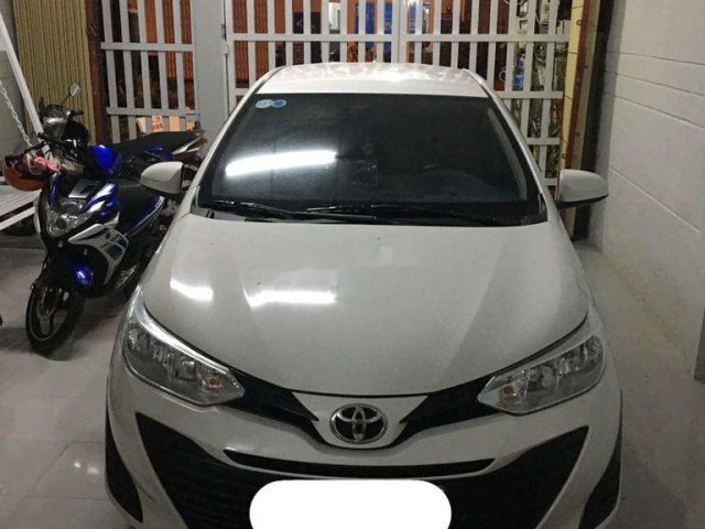 Cần bán lại xe Toyota Vios 1.5MT đời 2019, màu trắng còn mới 