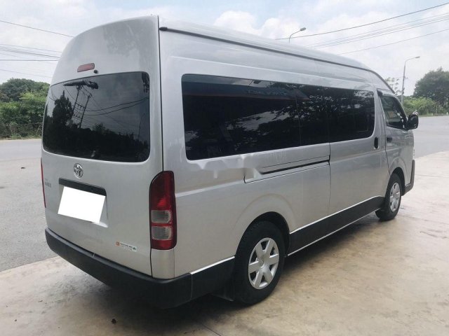 Cần bán Toyota Hiace năm sản xuất 2014, màu bạc, xe nhập0