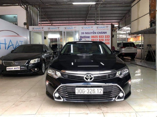 Cần bán gấp Toyota Camry 2017 2.0 E năm 2017 xe gia đình, giá thấp