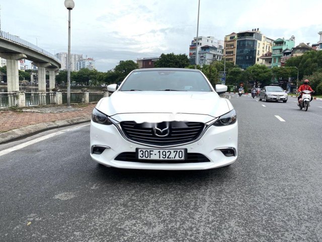 Cần bán lại xe Mazda 6 2.5 Prenium sx 2017, màu trắng còn mới