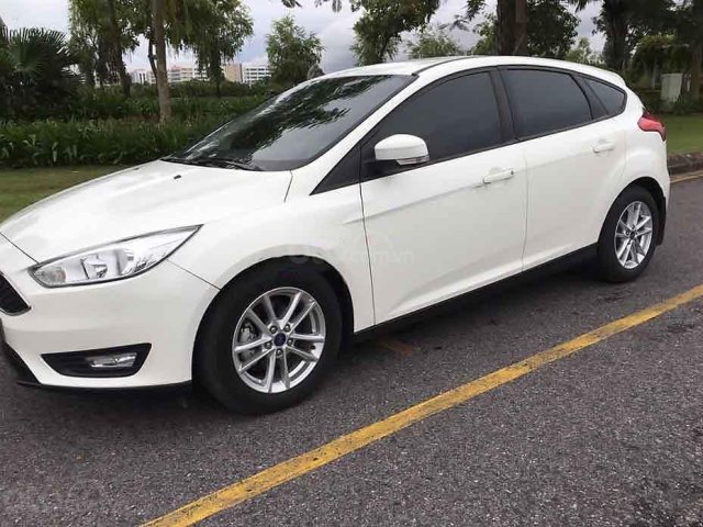 Bán xe Ford Focus sản xuất năm 2018, màu trắng như mới0