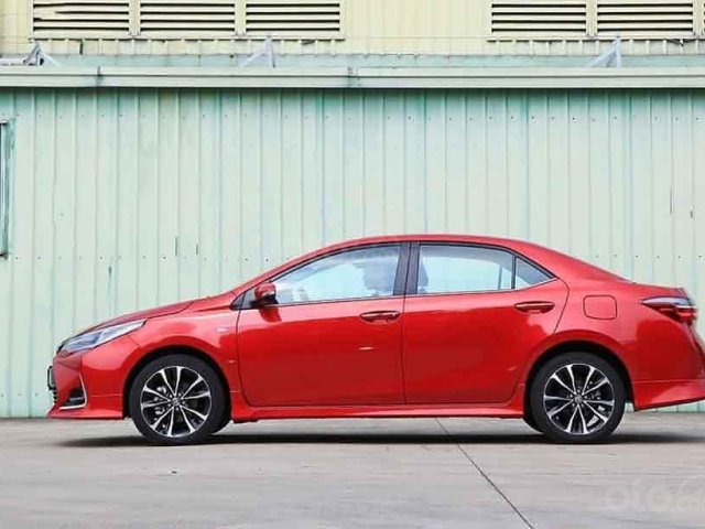 Bán xe Toyota Corolla Altis sản xuất 2020, màu đỏ, ưu đãi lớn0