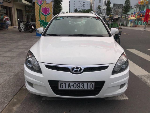 Cần bán xe Hyundai i30 năm 2011 còn mới0