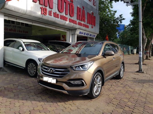 Cần bán xe Hyundai Santa Fe đời 2017, màu nâu còn mới 