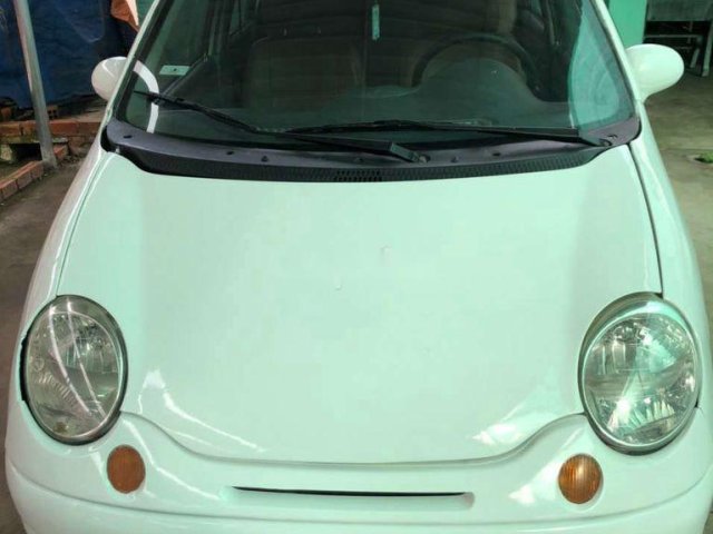 Bán ô tô Daewoo Matiz đời 2004, màu trắng còn mới, giá tốt0