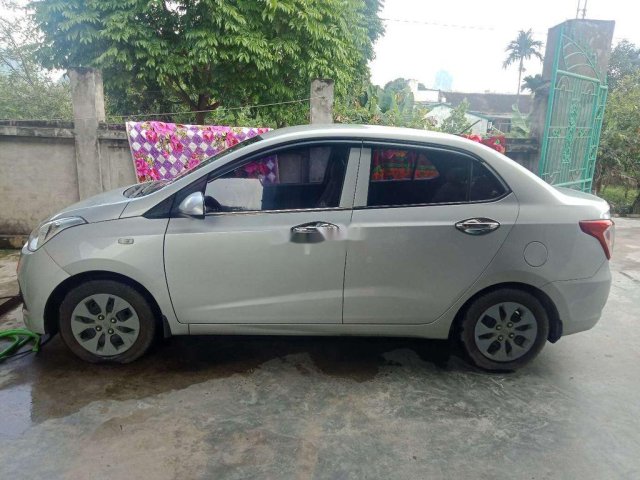 Cần bán lại xe Hyundai Grand i10 sản xuất năm 2017, màu bạc, nhập khẩu còn mới0