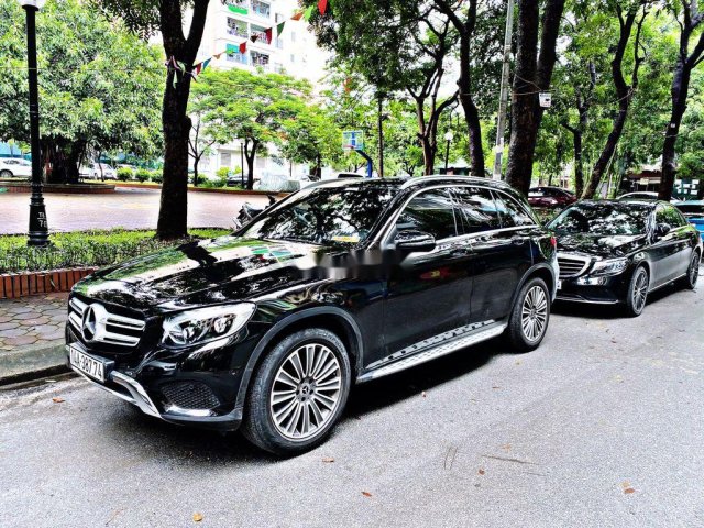 Bán nhanh với giá ưu đãi chiếc Mercedes-Benz GLC 250 đời 2018 xe còn mới, giao nhanh0