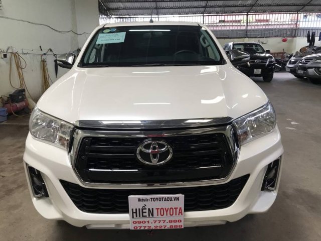 Cần bán xe Toyota Hilux 2.4E đời 2017, màu trắng, nhập khẩu, giá tốt0