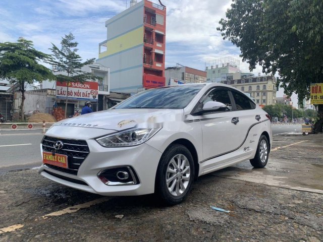 Cần bán Hyundai Accent năm sản xuất 2019, màu trắng còn mới 