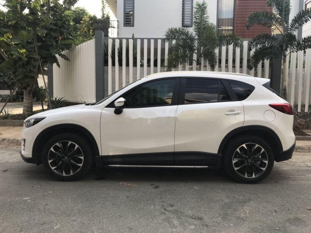 Bán nhanh với chiếc Mazda CX5 2.5AT sản xuất 2017, màu trắng, giá thấp0