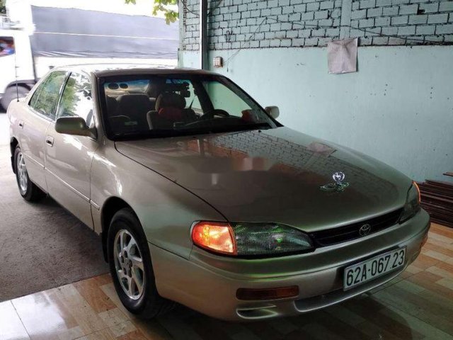 Bán Toyota Camry năm 1992, màu vàng, nhập khẩu  