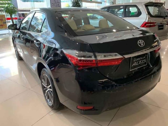 Bán ô tô Toyota Corolla Altis 1.8G AT 2020, màu đen0