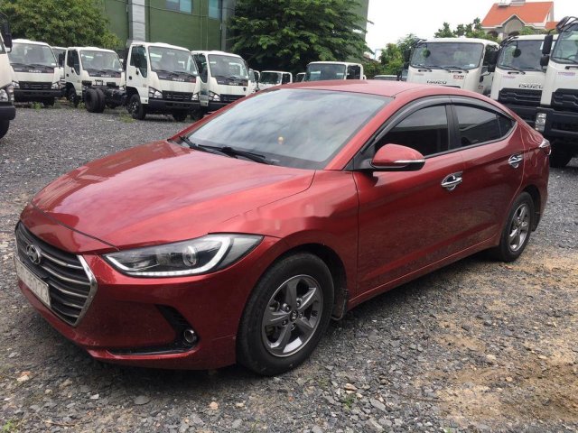 Xe Hyundai Elantra 1.6MT đời 2017, màu đỏ còn mới0