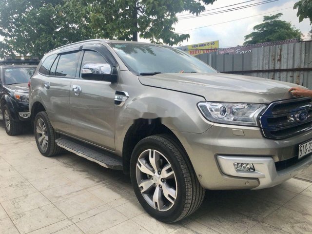 Bán xe Ford Everest đời 2016, màu xám, xe nhập còn mới0