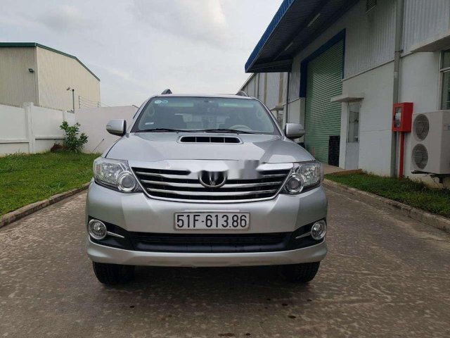 Bán Toyota Fortuner năm 2016, màu bạc, xe nhập còn mới0