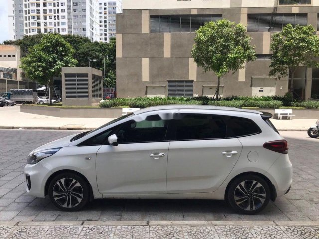 Bán Kia Rondo 2.0GAT đời 2017, màu trắng 