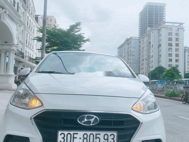 Bán Hyundai Grand i10 năm sản xuất 2018, màu trắng chính chủ, giá 300tr