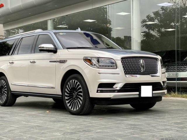 Cần bán xe Lincoln Navigator Navigator BlackLabel đời 2018, màu trắng, xe nhập0