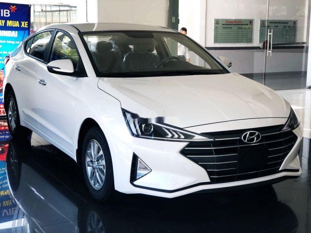 Bán ô tô Hyundai Elantra AT sản xuất 2020, xe giá thấp, giao nhanh toàn quốc