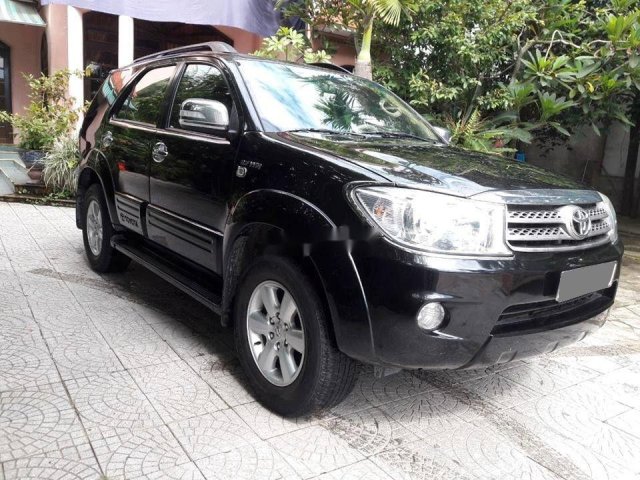 Bán ô tô Toyota Fortuner năm sản xuất 2010, màu đen còn mới 