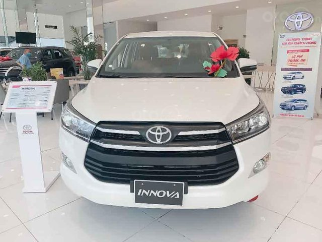 Bán xe Toyota Innova 2.0G sản xuất năm 2020, màu trắng