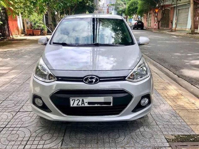 Bán Hyundai Grand i10 năm sản xuất 2015, màu bạc, nhập khẩu