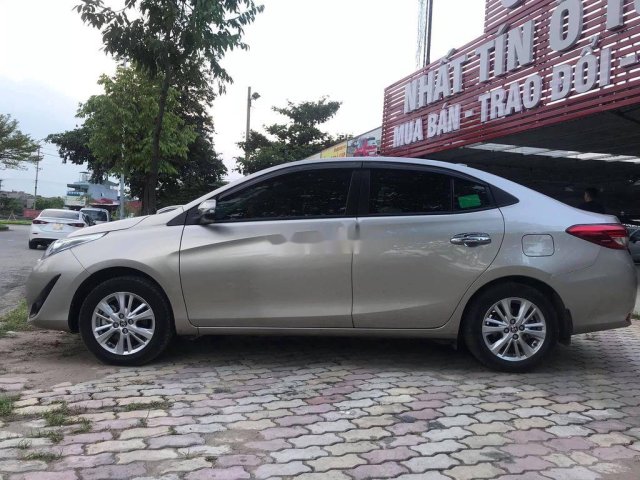 Bán Toyota Vios đời 2019, màu xám còn mới, 498tr0