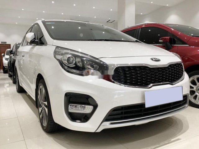 Cần bán Kia Rondo năm sản xuất 2019, màu trắng còn mới, 600 triệu