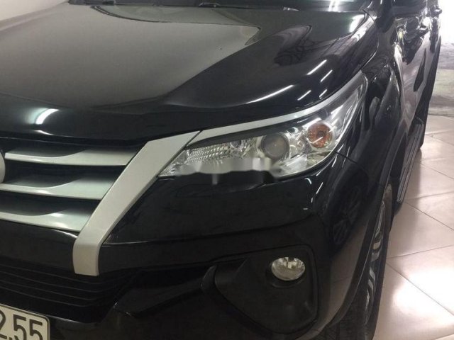 Cần bán xe Toyota Fortuner sản xuất năm 2017, màu đen số sàn0