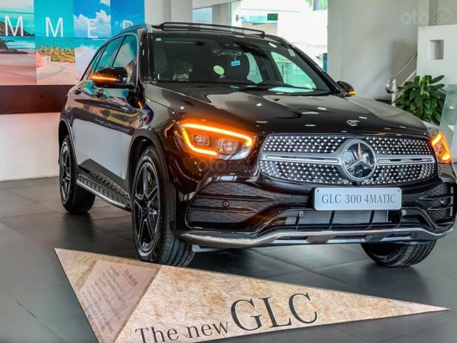 Mercedes GLC 300 AMG khuyến mãi khủng