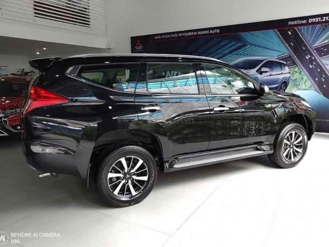 Bán ô tô Mitsubishi Pajero Sport sản xuất năm 2019, màu đen, nhập khẩu nguyên chiếc, 980tr