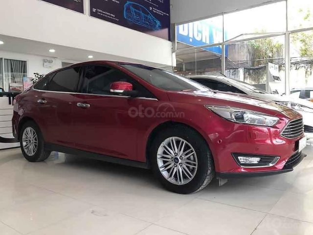 Cần bán gấp Ford Focus đời 2016, màu đỏ như mới0