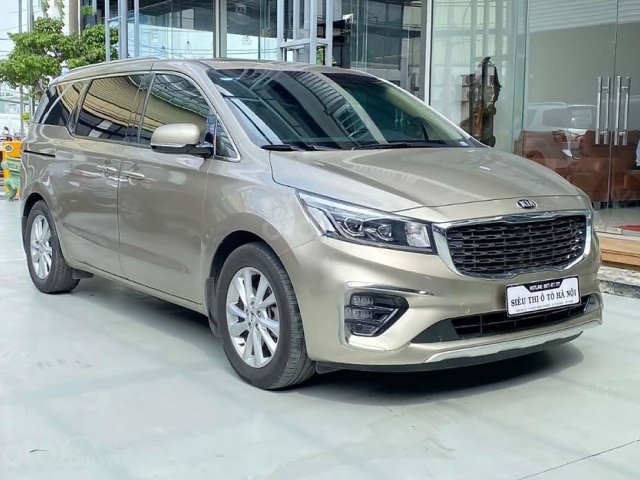 Bán ô tô Kia Sedona 2.2 FL 2018, màu ghi vàng