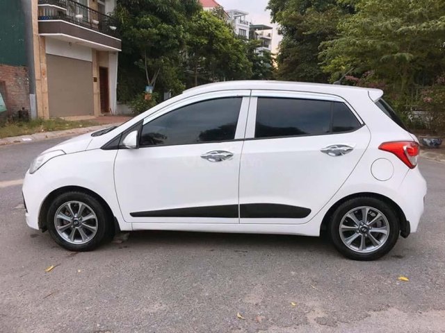 Bán Hyundai Grand i10 sản xuất năm 2015, màu trắng, nhập khẩu nguyên chiếc chính chủ0