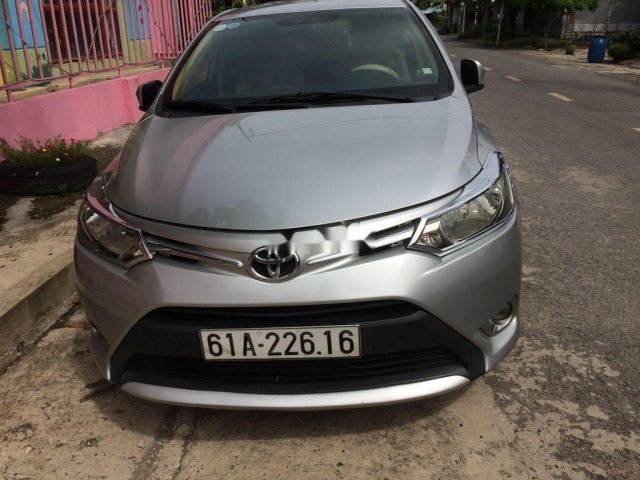 Bán Toyota Vios sản xuất năm 2015, màu xám còn mới0