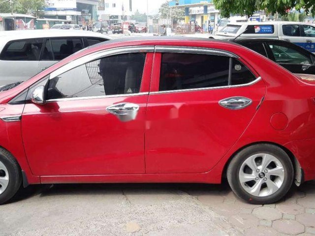 Cần bán gấp Hyundai Grand i10 sản xuất 2017, màu đỏ  