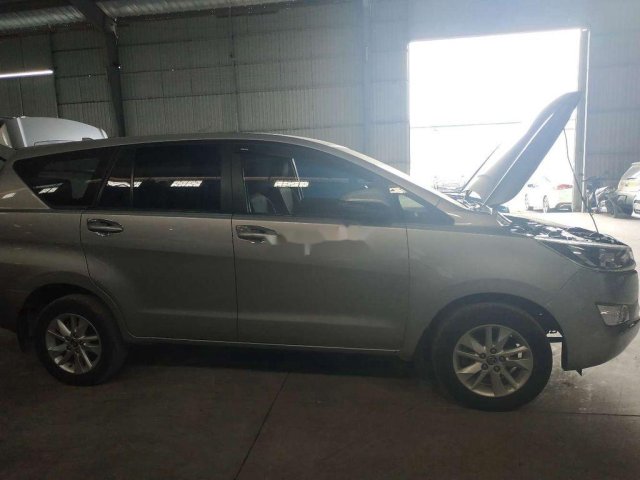 Bán ô tô Toyota Innova sản xuất năm 2018, màu bạc xe gia đình, giá chỉ 545 triệu0