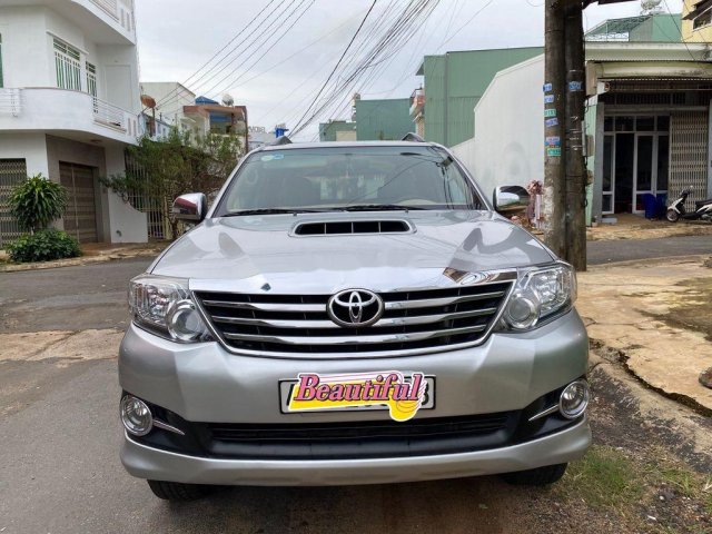 Bán xe Toyota Fortuner năm sản xuất 2015, màu bạc, giá chỉ 685 triệu0