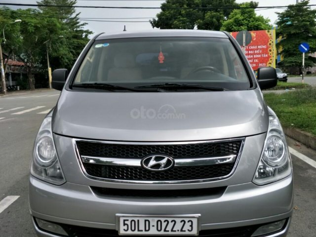 Cần bán nhanh với giá thấp chiếc Hyundai Starex đời 2012, xe còn mới, chính chủ sử dụng