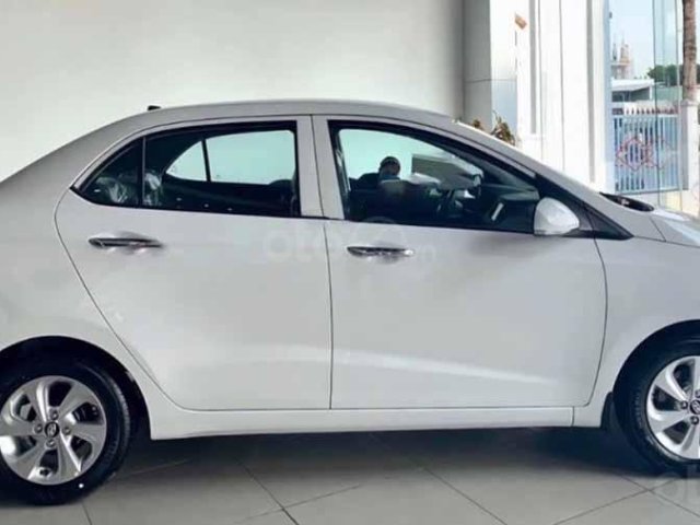 Cần bán Hyundai Grand i10 năm 2020, màu trắng