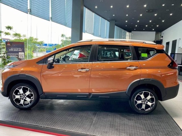 Mitsubishi Xpander Cross 2021 - xe nhập 7 chỗ gầm cao