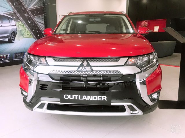 Mitsubishi Outlander 2020, tặng 100% trước bạ