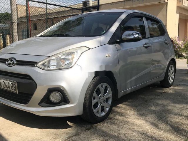 Chính chủ bán Hyundai Grand i10 sản xuất năm 2014, màu bạc, nhập khẩu